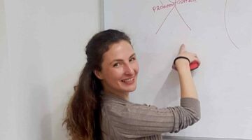 Aviva torna oktató